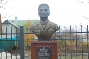 В Курской области почтили память Героя России Сергея Костина