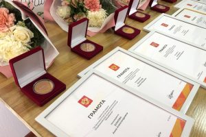 Курских волонтеров наградили президентскими медалями