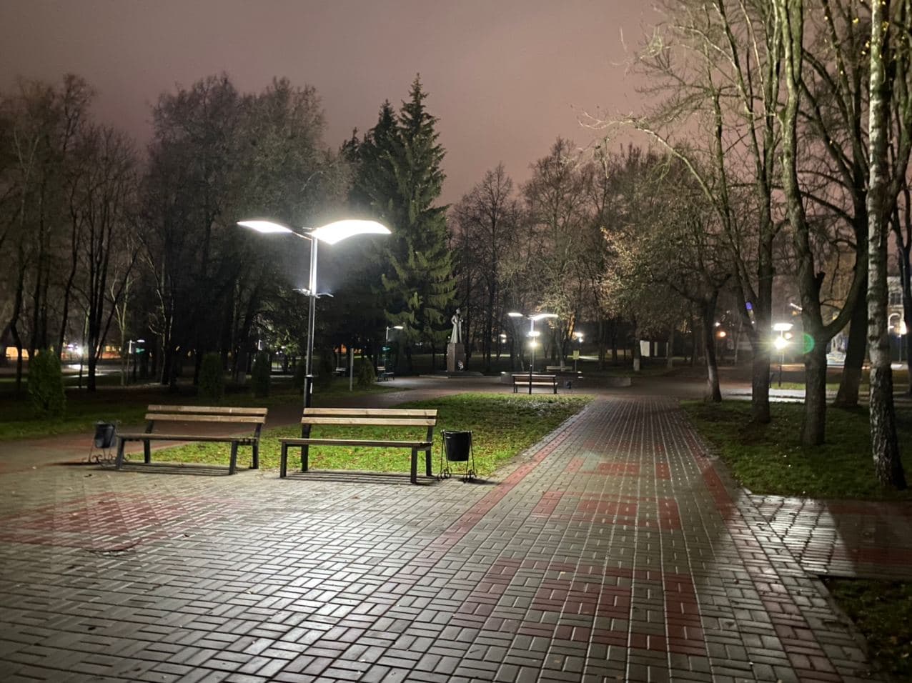 Светильники в парке Дзержинского