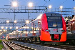 В ноябрьские праздники Курск с Москвой и Санкт-Петербургом свяжут дополнительные поезда