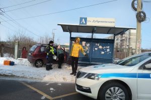 В Курске пожилой мужчина потерял сознание за рулем автомобиля