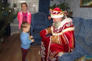 Щигровский священник стал Дедом Морозом