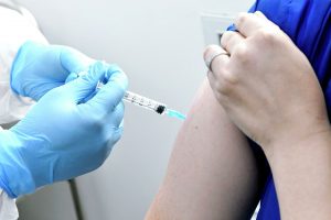Губернатор Курской области рассказал о темпах вакцинации в регионе