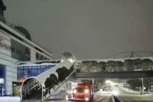 Ночью улицы Курска очищали от снега и наледи