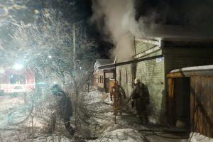 В Курске пенсионерка повредила ногу, спасаясь от пожара