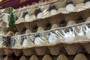 Цены на куриные яйца и сахар будут сдерживать