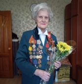 В Курске ветерана войны Елену Романович поздравили со 100-летием