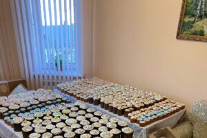 В Курске для бездомных и нуждающихся испекли 500 пасхальных куличей