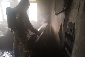 Неосторожное обращение курянина с огнем при курении привело к пожару