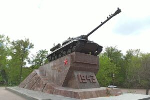 В Курске завершили реставрацию памятника танкистам-героям Курской битвы
