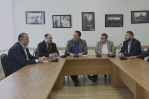 Давайте не будем мериться митингами!