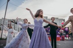 Курские выпускники получили аттестаты об окончании школы