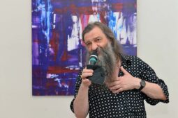 В Курске открылась выставка Олега Радина «АЯ» и «Я»