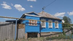 Курянину, воспитывающему двоих детей, помогают с ремонтом дома