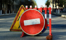 На улице Гаражной в Курске до конца недели перекроют движение для ремонта водопровода