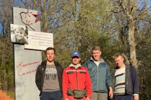 В Курской области волонтеры восстанавливают памятники за свой счет