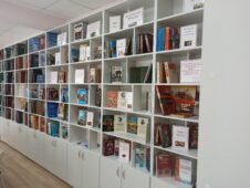 В Медвенском районе Курской области отремонтировали 120-летнюю библиотеку