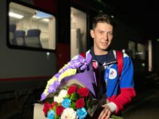 Серебряный олимпийский призер Владислав Мыльников вернулся в Курск