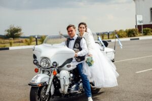 Свадьба  под рёв моторов