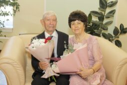 Супруги Савины из Курска отпраздновали «бриллиантовую» свадьбу