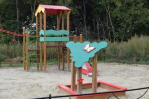 Три новые детские площадки открылись в селах Курской области