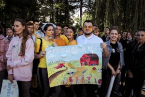 Обмазаться мазутом  и съесть печенье с горчицей