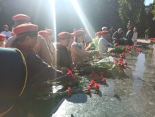 В Курске на мемориале павших в годы Великой Отечественной войны состоялся митинг