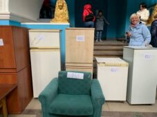 В Курской области в санатории «Марьино» распродают старую мебель и технику