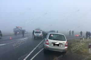 В Курской области мужчина погиб под колесами двух автомобилей