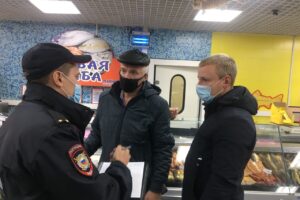 В ТЦ Курска на 4 нарушителей масочного режима составили протоколы