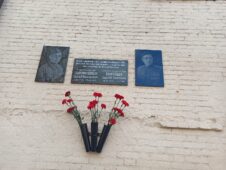 В Курске открыли новую мемориальную доску, посвященную курянам