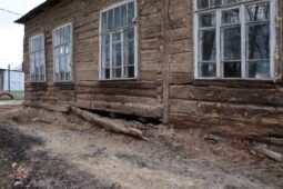 В Курской области приостановили ремонт здания сельской школы