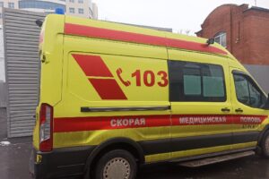 В Курске на проспекте Кулакова из окна 8 этажа выпал 15-летний подросток