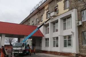 Фасад аэропорта дождался ремонта