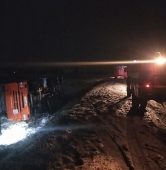 В Курской области бензовоз съехал в кювет и опрокинулся
