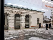 В Курской области на трех ж/д станциях появится архитектурная подсветка