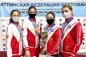Курские фехтовальщицы выиграли командное первенство среди кадетов