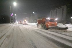 В Курске за сутки убрали 2100 тонн снега