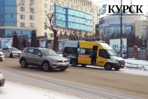 ДТП с маршруткой и автобусом в центре Курска спровоцировало пробку