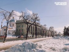 В Курске на сутки перекрыли две улицы для очистки снега