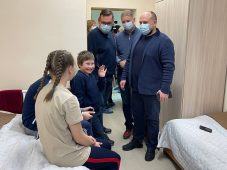 Замминистра здравоохранения РФ отметил работу по помощи беженцам в Курской области