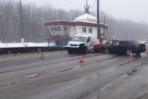 В Курской области в ДТП столкнулись три автомобиля