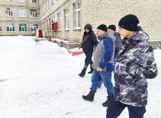 В Рыльске на охрану школ и детских садов вышли патрульные группы