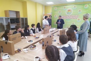 В Курске дети из ДНР получили 6 ноутбуков
