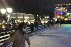 Губернский каток будет работать  до 10 марта