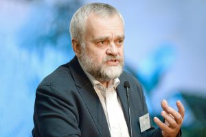 Не время прятать голову в песок