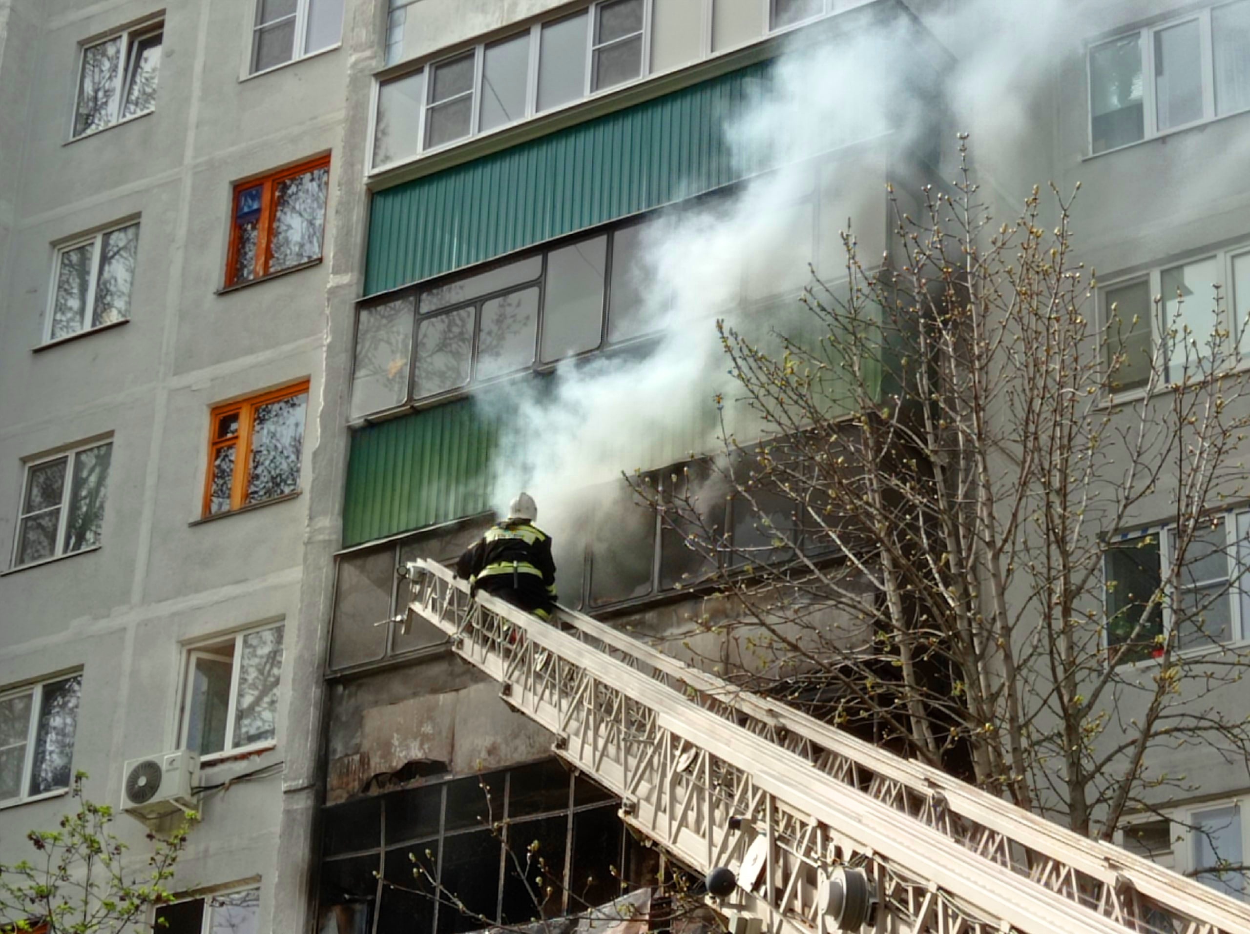 Новости обстановка в городе. Пожар в Курске вчера. В Курске горит дом. Пожар в городе. Пожар в Курске сейчас.