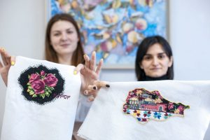 Карта гладью и крестиком