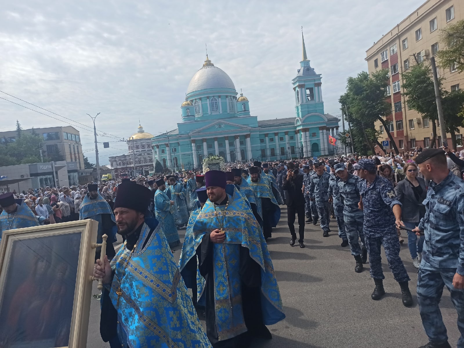 Курская коренная икона крестный ход. Был ли крестный ход в курске 2024. Коренная пустынь курск крестный ход. Был ли крестный ход в курске 2024. Крестный ход коренная пустынь.