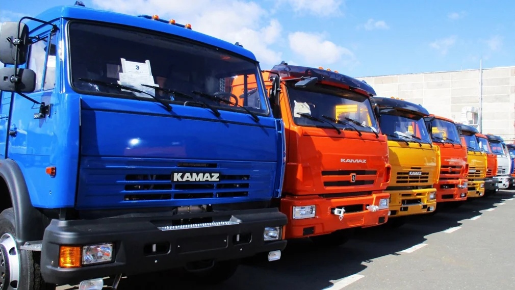 Камаз 65115 седельный тягач. Камаз 43505. Разбитый камаз 5410. Камаз 6520. Что делают камазы.